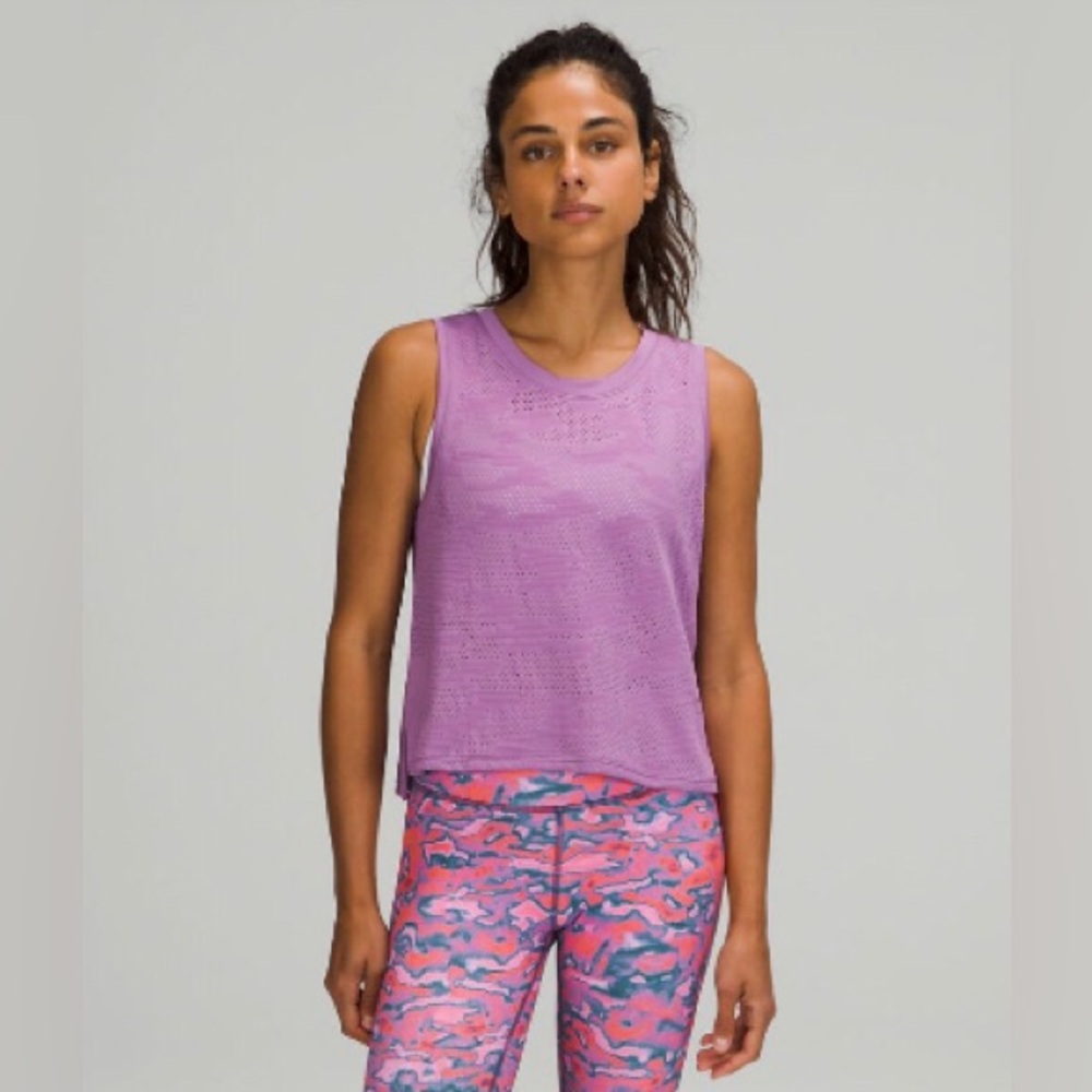 Lululemon Train to Be Cropped Training Tank Top Vented Camo Design Purple Size 4